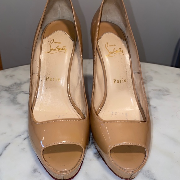 Tan Patent Leather Christian Louboutin peep toe heels size 39 - Picture 4 of 11